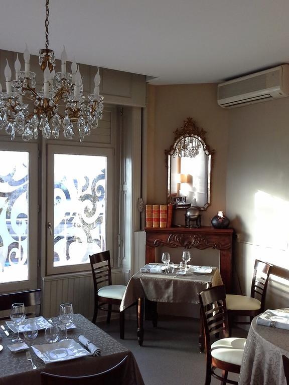 Hotel Restaurant Le Pont Napoleon モアサック エクステリア 写真